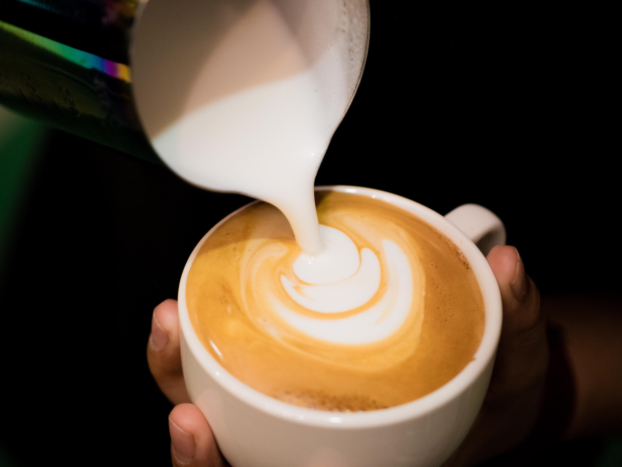 Learn Latte Art & Milk Steaming United technical school Workshop